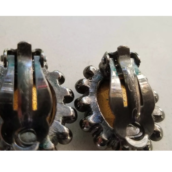 Oscar de la Renta Vintage Clip-on Earrings - Picture 4 of 6